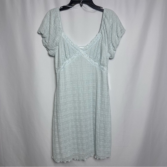 KIRIOUS LOS ANGELES Dresses & Skirts - Kirious Los Angeles Light Blue Lace Puff Sleeve Mini Dress Feminine Medium NWT